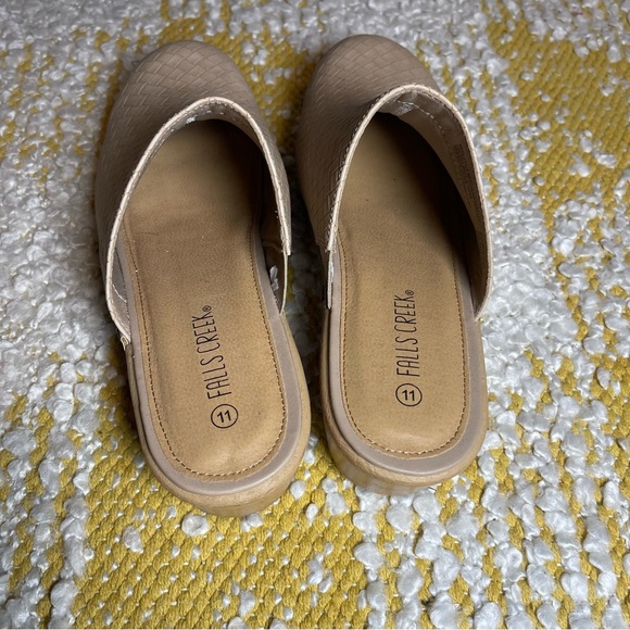 Falls Creek Womens Size 11 Willa Faux Leather Clog Slip On Shoe Tan - Picture 2 of 7